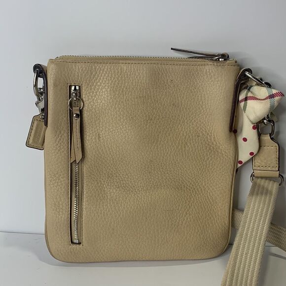 Coach beige pebbled leather plaid/polka-dot bow crossbody bag - Picture 4 of 8